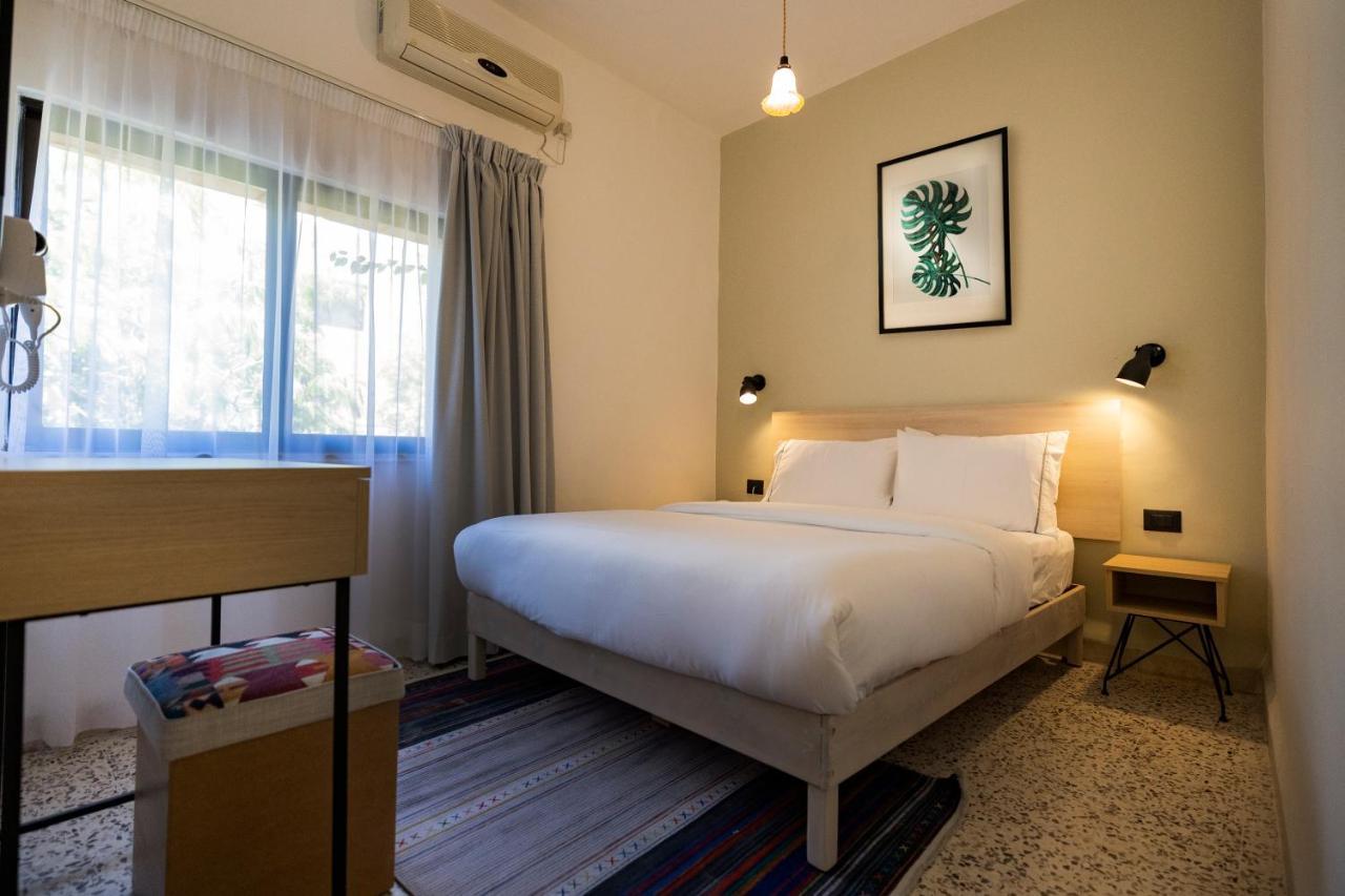 Julia'S Hotel Suites Amman Exteriör bild
