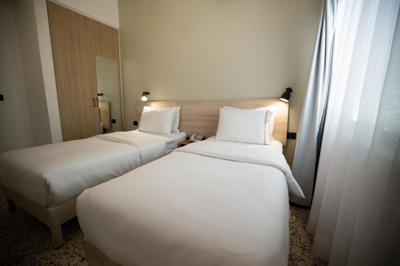 Julia'S Hotel Suites Amman Exteriör bild